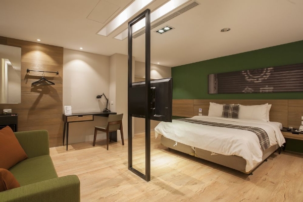 P&F HOTEL